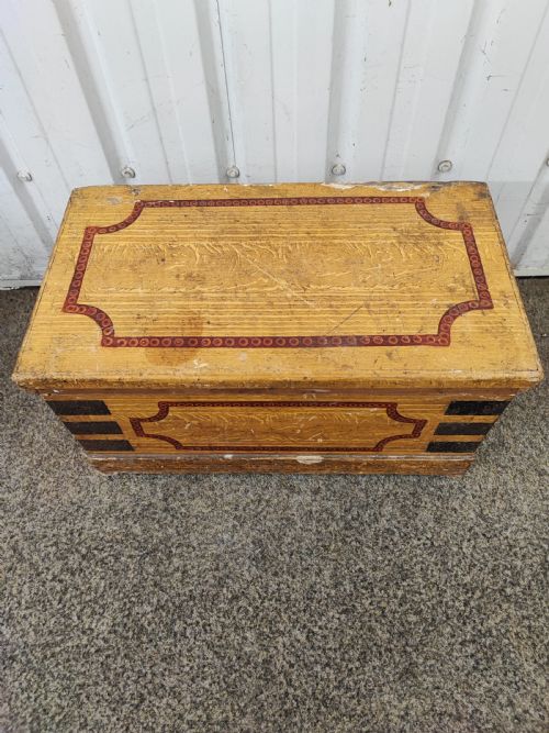 19C SMALL PINE TRUNK WITH ORIGINAL PAINTWORK - ADDITIONAL PHOTO 4