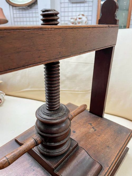 GEORGIAN MAHOGANY BOOK PRESS - ADDITIONAL PHOTO 5