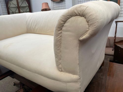 VICTORIAN 2 SEATER CHESTERFIELD SOFA - ADDITIONAL PHOTO 3