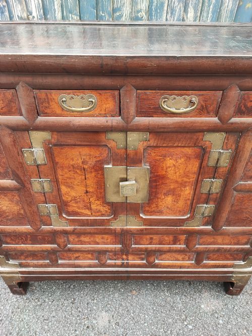ANTIQUE KOREAN BURR ELM AND BRASS SIDE CABINET - ADDITIONAL PHOTO 5