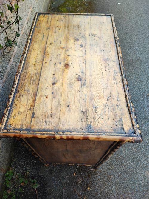 AN UNUSUAL TIGER BAMBOO AND PINESMALL CHEST OF DRAWERS - ADDITIONAL PHOTO 2