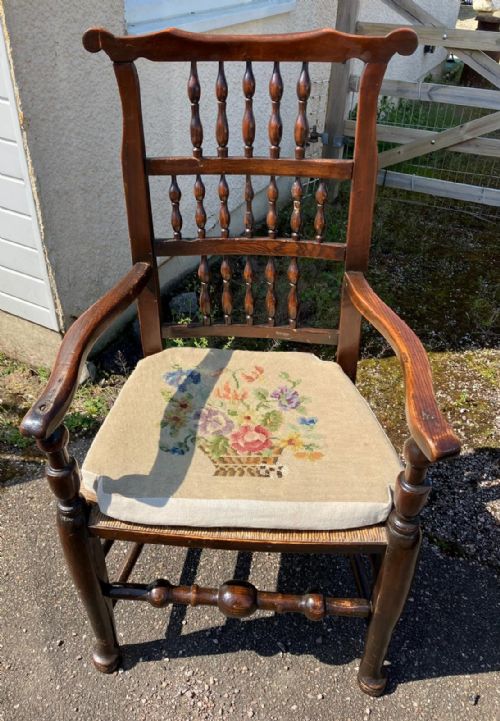 2 SPINDLE BACK COUNTRY ARMCHAIRS - ADDITIONAL PHOTO 8