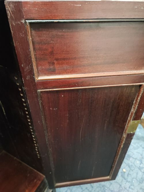 A QUALITY ANTIQUE MAHOGANY CARVED OPEN BOOKCASE - ADDITIONAL PHOTO 1