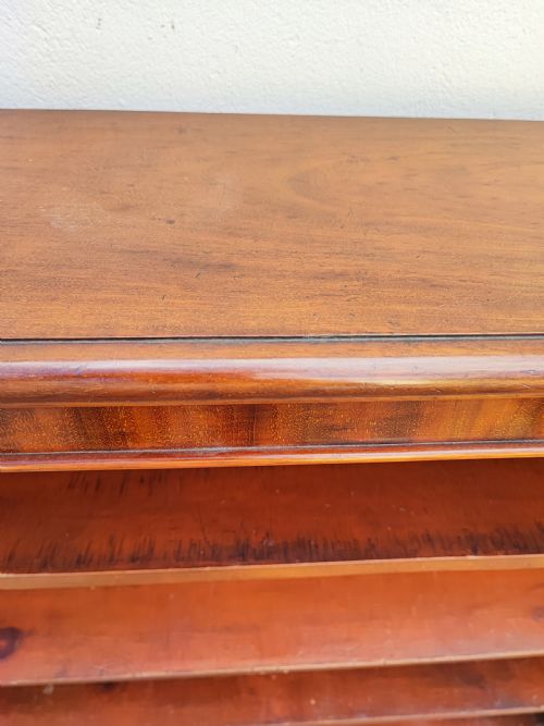 A QUALITY MAHOGANY OPEN BOOKCASE - ADDITIONAL PHOTO 3