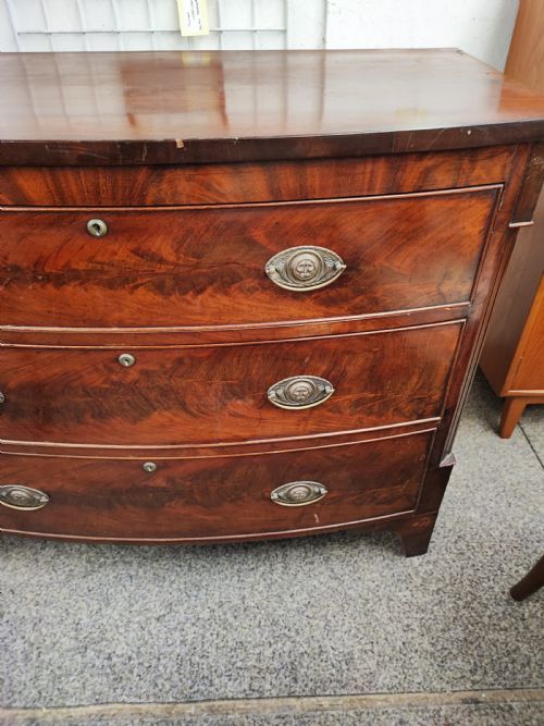 ANTIQUE MAHOGANY BOW FRONT CHEST OF DRAWERS - ADDITIONAL PHOTO 1