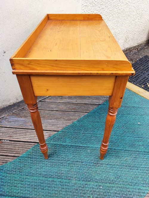 19C PINE SIDE TABLE - ADDITIONAL PHOTO 1