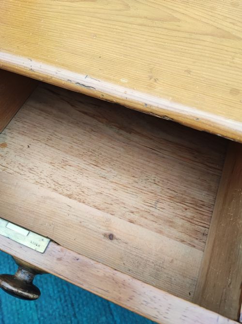 OUTSTANDING 19C STRIPED PINE CHEST OF DRAWERS - ADDITIONAL PHOTO 6