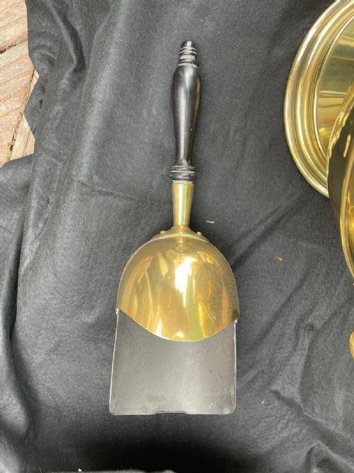 SUPERB ANTIQUE BRASS COAL SCUTTLE AND SHOVEL - ADDITIONAL PHOTO 1