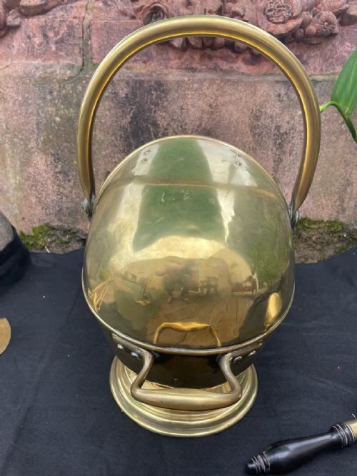 SUPERB ANTIQUE BRASS COAL SCUTTLE AND SHOVEL - ADDITIONAL PHOTO 5