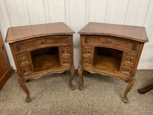 A PRETTY PAIR OF FRENCH BEDSIDE CABINETS - ADDITIONAL PHOTO 2
