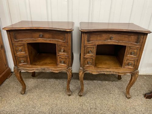 A PRETTY PAIR OF FRENCH BEDSIDE CABINETS - ADDITIONAL PHOTO 6
