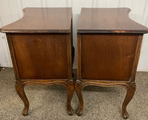 A PRETTY PAIR OF FRENCH BEDSIDE CABINETS - ADDITIONAL PHOTO 8