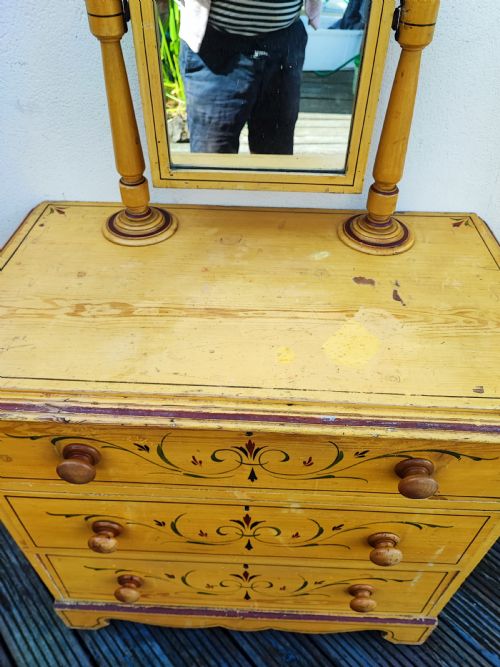 A CHARMING VICTORIAN ORIGINAL PAINTED PINE DRESSING TABLE - ADDITIONAL PHOTO 1