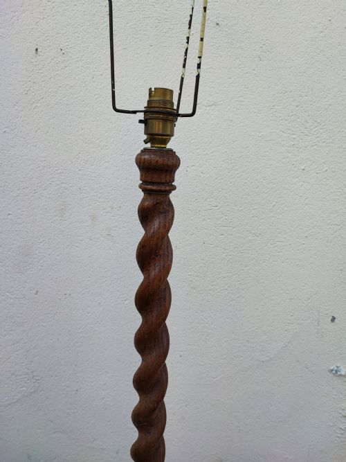 EDWARDIAN BARLEY TWIST OAK STANDARD LAMP - ADDITIONAL PHOTO 3