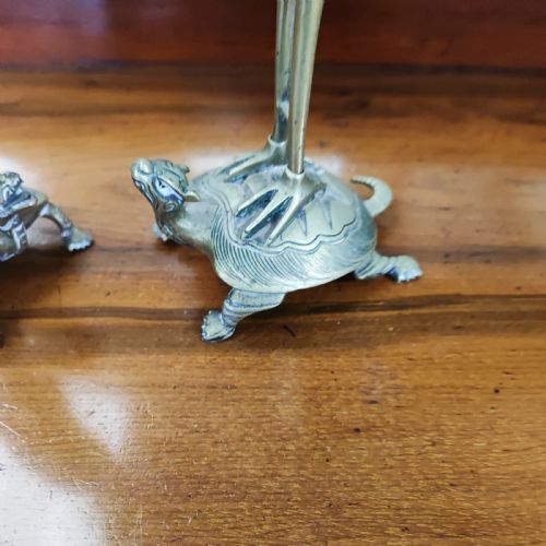 ANTIQUE PAIR OF CHINESE BRASS CANDLE STICKS - ADDITIONAL PHOTO 3