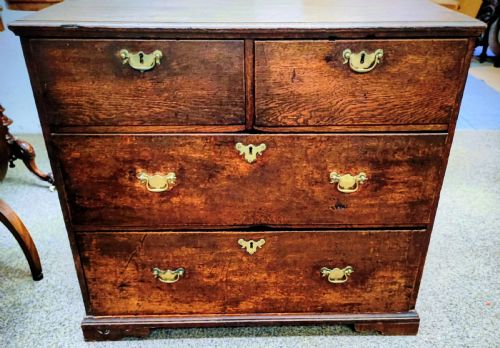 georgian oak chest of drawers of small size - CATEGORY: ANTIQUE CHEST OF DRAWERS - DATED 1750