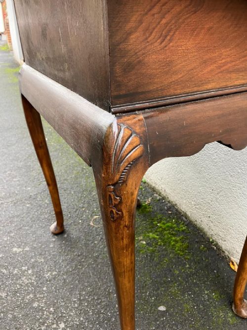 SUPERB WALNUT DRINKS CABINET - ADDITIONAL PHOTO 1