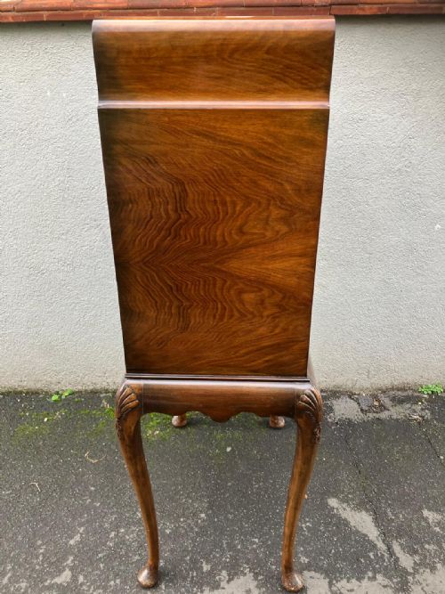 SUPERB WALNUT DRINKS CABINET - ADDITIONAL PHOTO 3