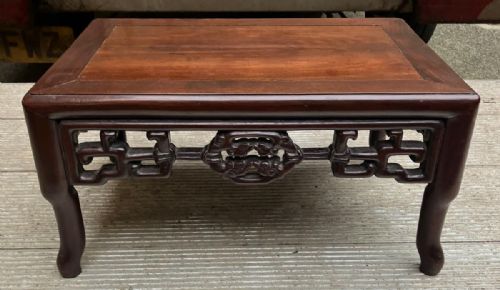 SUPERB ANTIQUE SMALL CHINESE LOW TABLE - ADDITIONAL PHOTO 2
