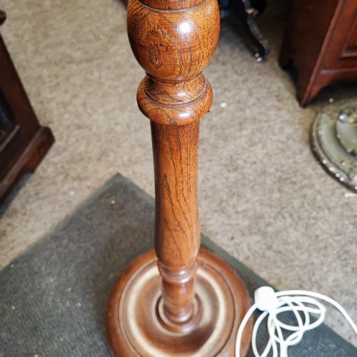 EDWARDIAN OAK STANDARD LAMP - ADDITIONAL PHOTO 2