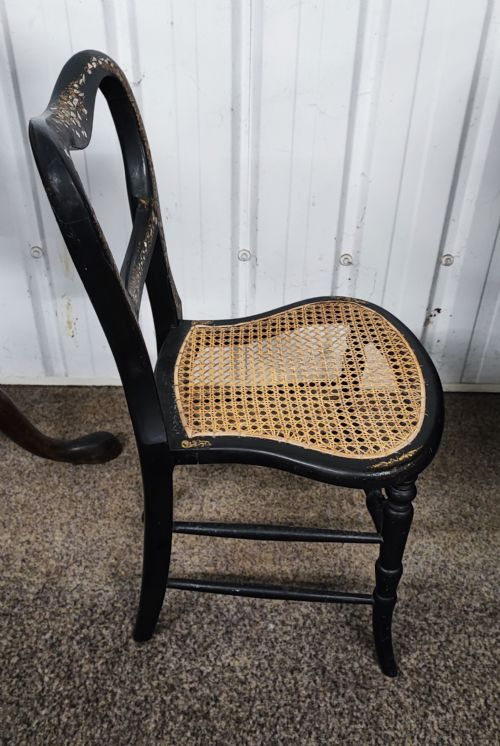 A PRETTY VICTORIAN EBONISIED AND MOTHER OF PEARL INLAID OCCASIONAL CHAIR - ADDITIONAL PHOTO 3