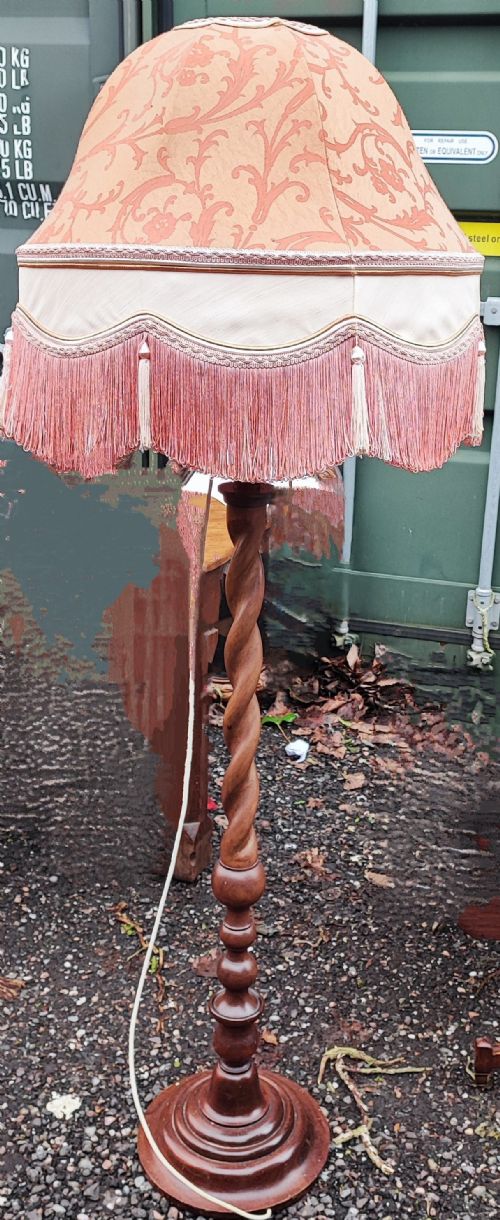 WONDERFUL ANTIQUE MAHOGANY STANDARD LAMP - ADDITIONAL PHOTO 1