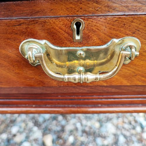 FINE MAHOGANY ANTIQUE WRITING TABLE - ADDITIONAL PHOTO 8