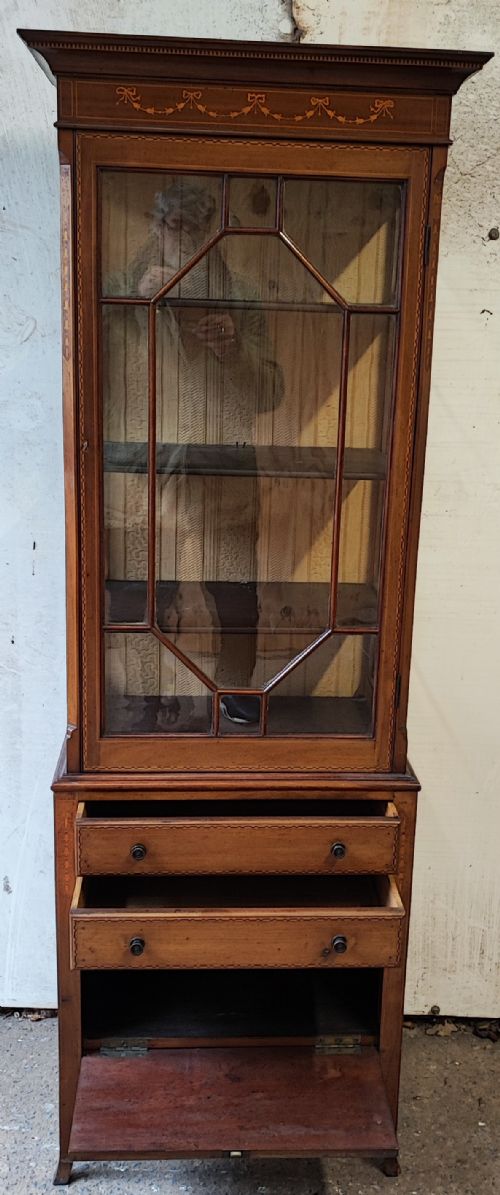 QUALITY TALL AND NARROW DISPLAY CABINET - ADDITIONAL PHOTO 1