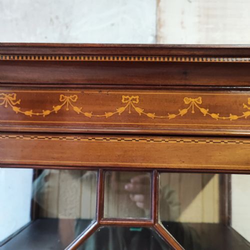 QUALITY TALL AND NARROW DISPLAY CABINET - ADDITIONAL PHOTO 2