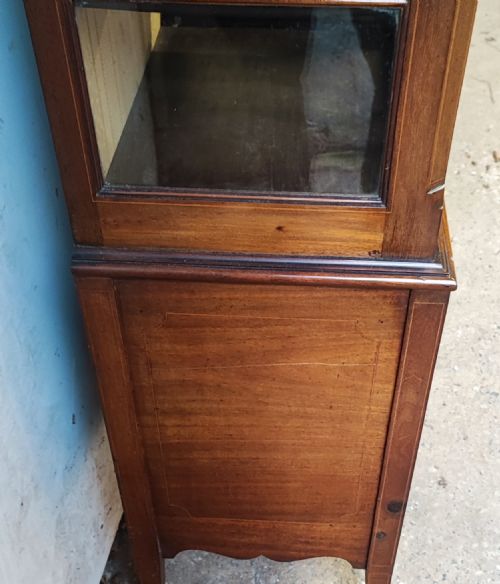 QUALITY TALL AND NARROW DISPLAY CABINET - ADDITIONAL PHOTO 6