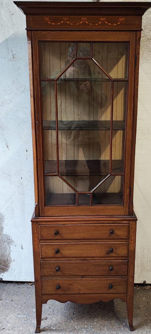 QUALITY TALL AND NARROW DISPLAY CABINET - ADDITIONAL PHOTO 8