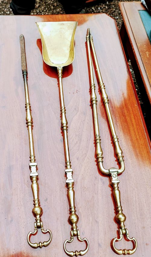 SUPERB SET OF BRASS FIRE IRONS - ADDITIONAL PHOTO 4