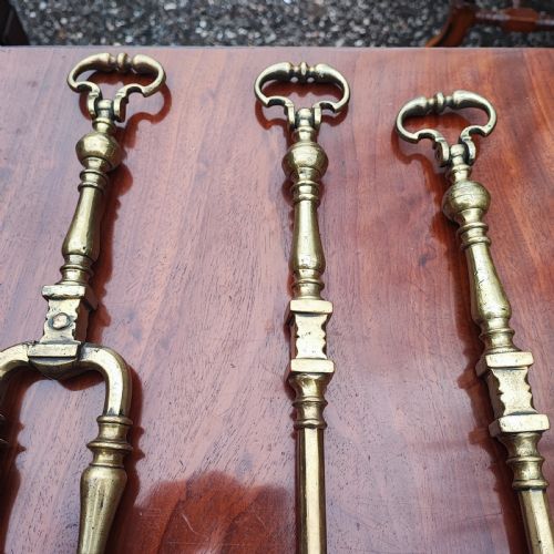 SUPERB SET OF BRASS FIRE IRONS - ADDITIONAL PHOTO 5