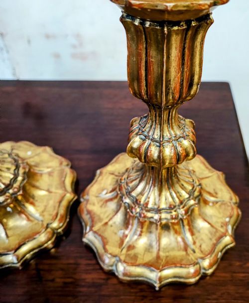 SUPERB PAIR OF ITALIAN GILTWOOD CANDLE LAMPS - ADDITIONAL PHOTO 5