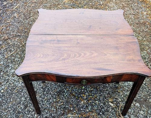 FINE GEORGIAN SERPENTINE MAHOGANY TEA TABLE - ADDITIONAL PHOTO 3