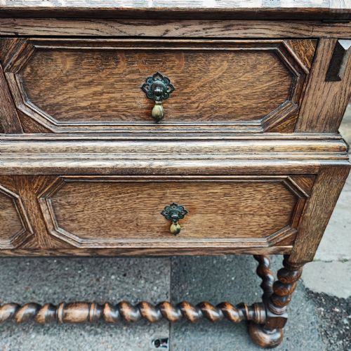 A FINE JACOBEAN STYLE OAK BUREAU - ADDITIONAL PHOTO 3