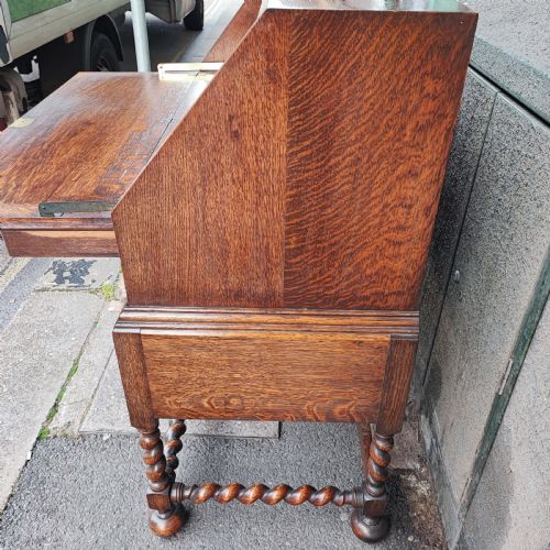 A FINE JACOBEAN STYLE OAK BUREAU - ADDITIONAL PHOTO 8