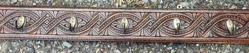 ANTIQUE LONG CARVED OAK COAT RACK - ADDITIONAL PHOTO 7