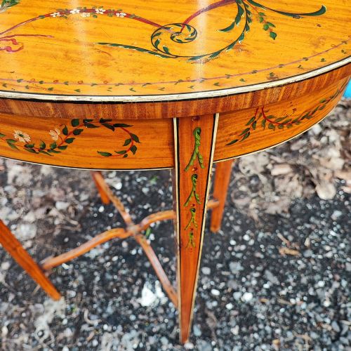 SUPERB PAINTED SATIN WOOD SIDE OCCASIONAL TABLE - ADDITIONAL PHOTO 5