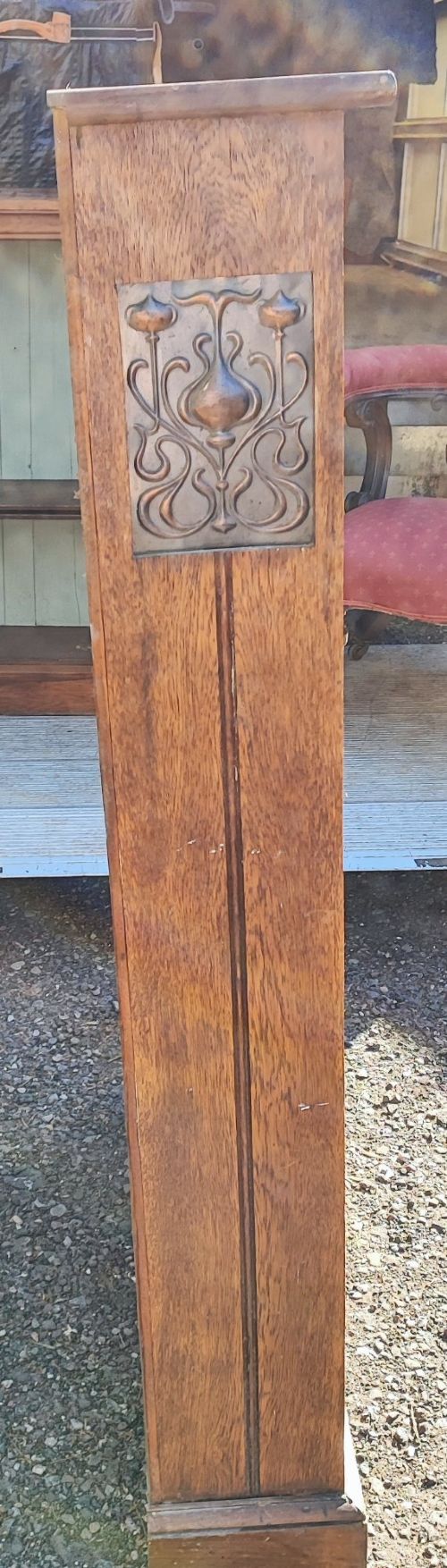 ANTIQUE GOLDEN OAK ARTS AND CRAFTS OPEN BOOKCASE WITH COPPER SIDE PANELS - ADDITIONAL PHOTO 2