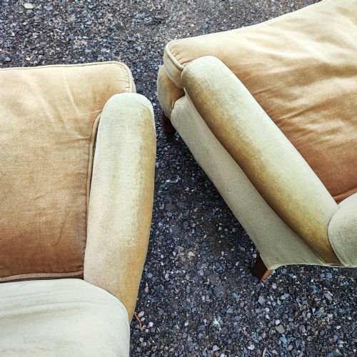 A PAIR OF VICTORIAN WALNUT UPHOLSTERED ARM CHAIRS - ADDITIONAL PHOTO 2