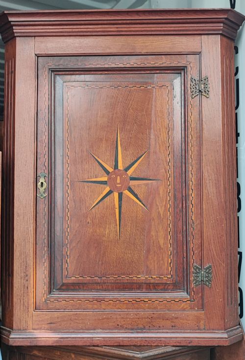 ANTIQUE OAK HANGING CORNER CUPBOARD