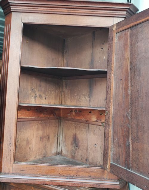 ANTIQUE OAK HANGING CORNER CUPBOARD - ADDITIONAL PHOTO 5