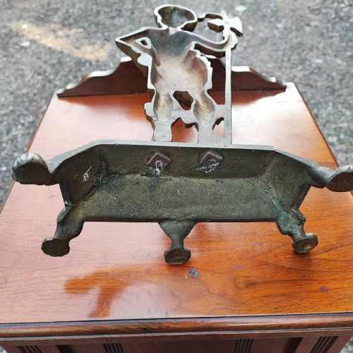 AN ANTIQUE BRASS SCOTTISH SOLDIER WITH HALBERD DOOR STOP - ADDITIONAL PHOTO 5