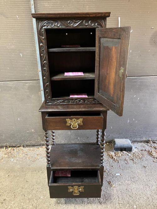 ANTIQUE CARVED OAK HALL CABINET - ADDITIONAL PHOTO 4