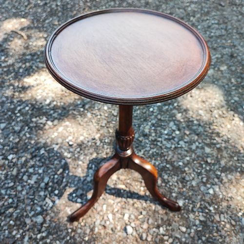 SMALL EDWARDIAN MAHOGANY WINE TABLE