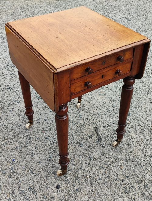 QUALITY MAHOGANY PEMBROKE LAMP TABLE - ADDITIONAL PHOTO 8
