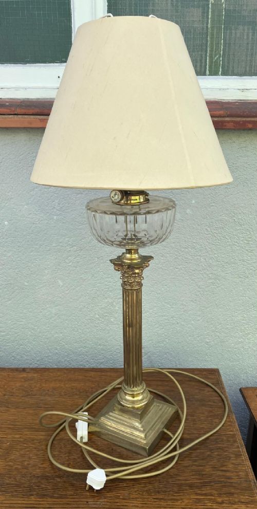 TALL ANTIQUE CORINTHIAN COLUMB BRASS LAMP