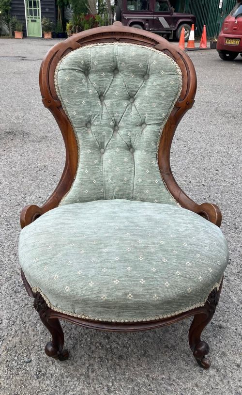 QUALITY VICTORIAN WALNUT NURSING CHAIR - ADDITIONAL PHOTO 2