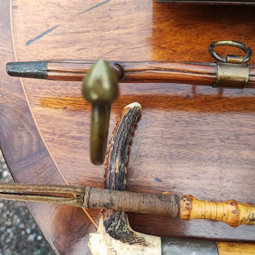 AN UNUSUAL CARVED FOX HEAD COUNTRY WHIP RACK - ADDITIONAL PHOTO 3